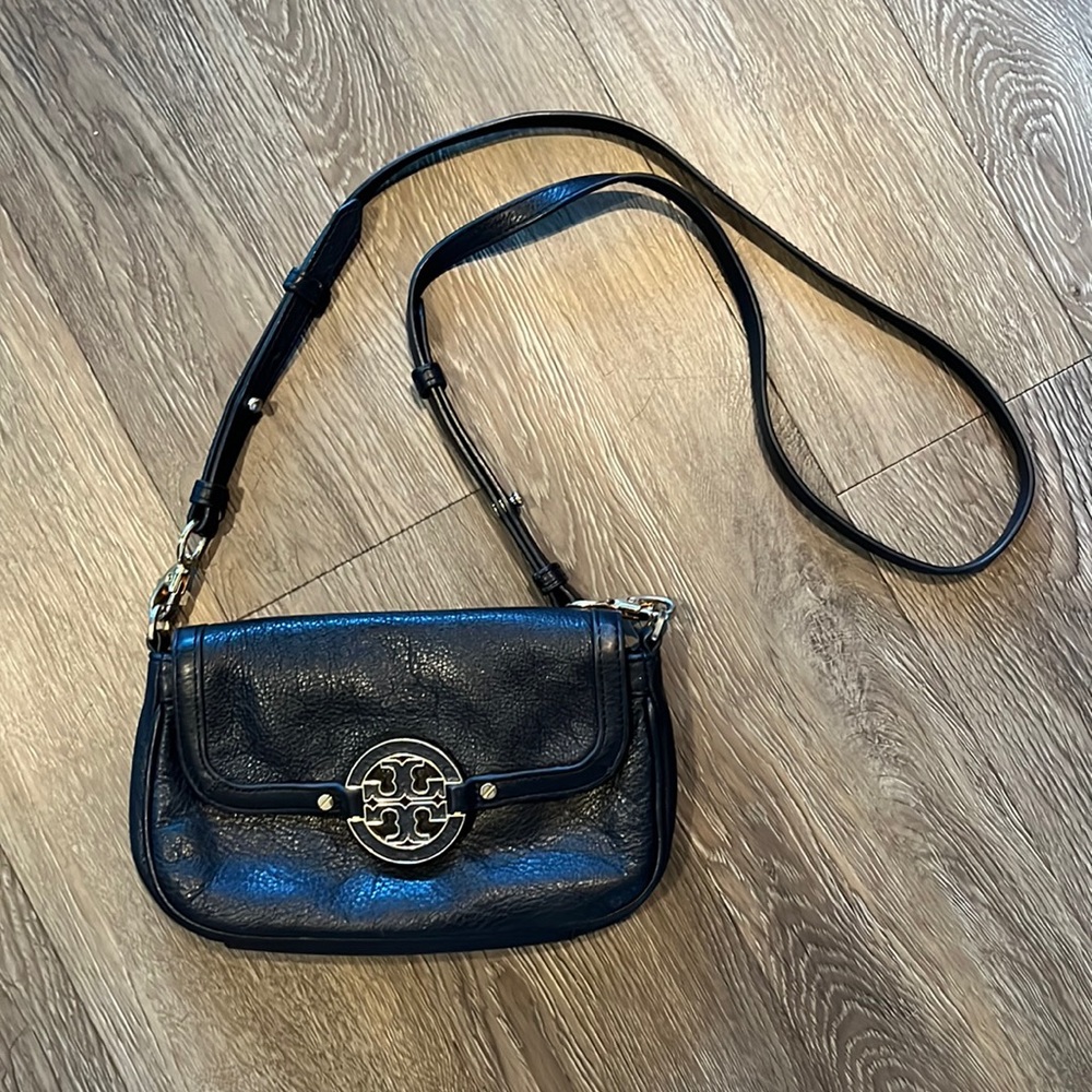 Small black crossbody